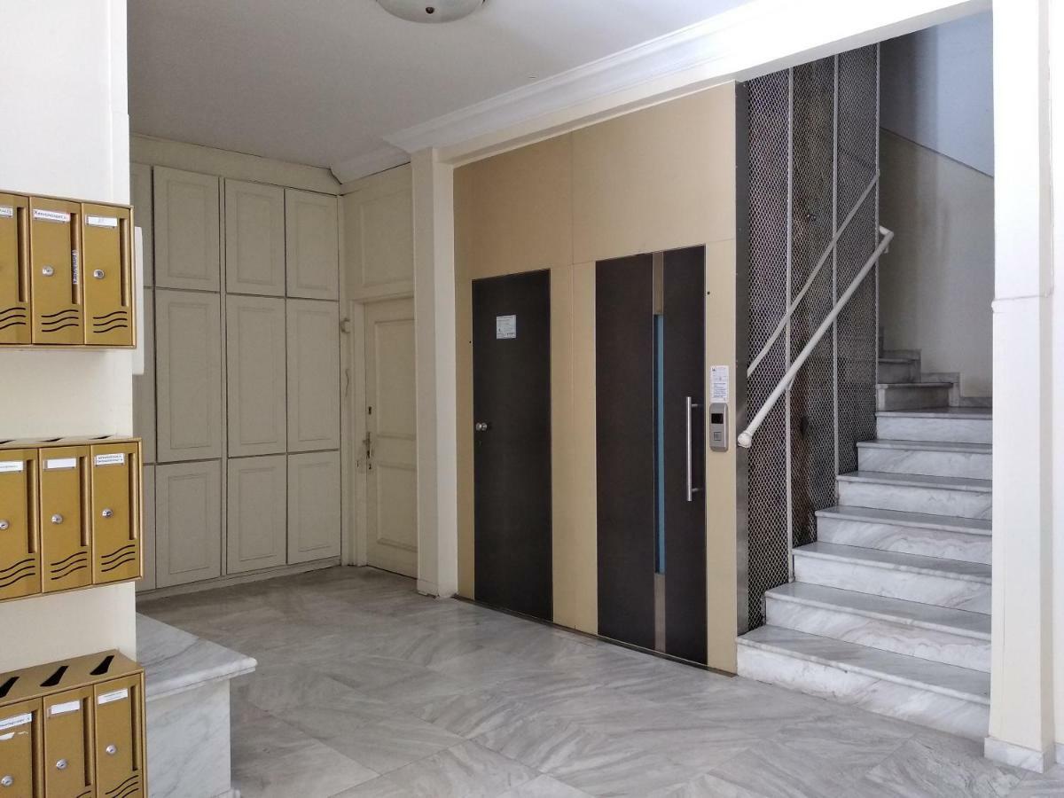 Metro Apartment Солун Екстериор снимка